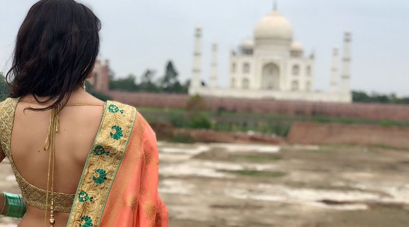 apnamau amayra dastoor