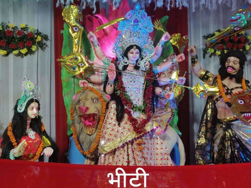 भीटी में सजा दुर्गा पूजा पंडाल