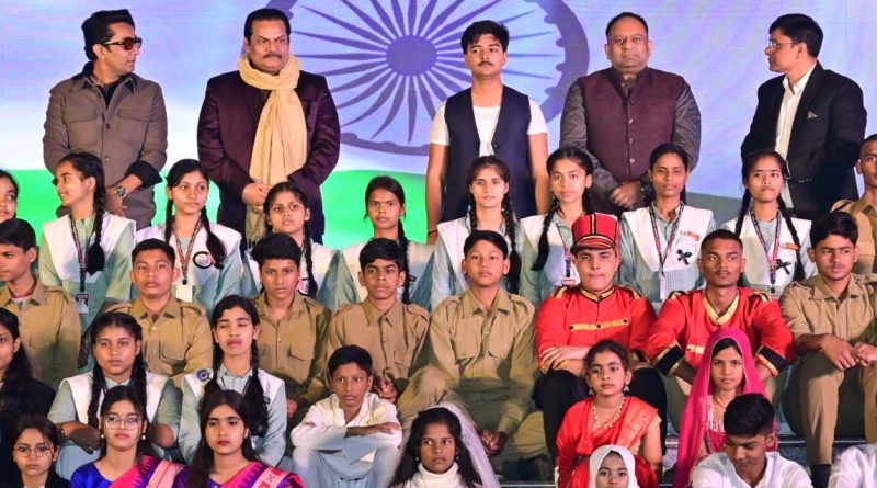 ‘अंदाज-ए-आजाद’ की दमदार प्रस्तुति से गूंज उठा लिटिल फ्लावर चिल्ड्रेन स्कूल प्रांगण