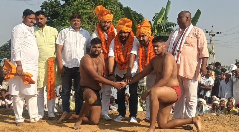 आदेडीह में स्वर्गीय जंगपाल सिंह की स्मृति में भव्य दंगल, 36 जोड़ियों ने दिखाया दमखम