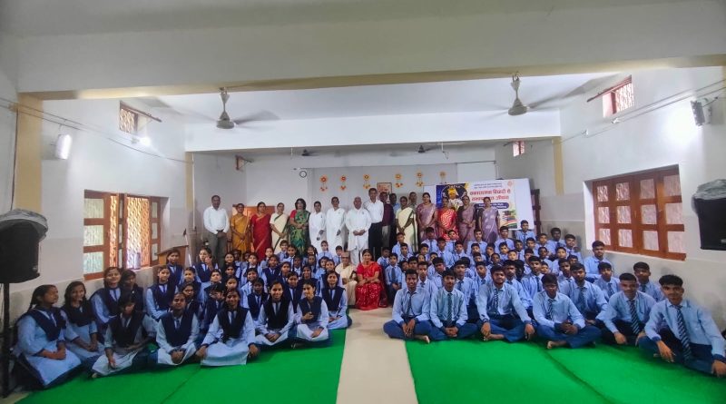 नैतिक शिक्षा से ही होगा बच्चों का सर्वांगीण विकास : भगवान भाई